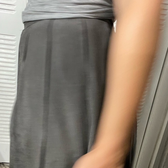 J CREW WOMEN'S GRAY SILK TABLET MIDI SKIRT SIZE 6 - Picture 8 of 15